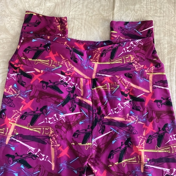 LulaRoe Airplane Leggings - Picture 2 of 3